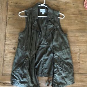 American eagle army green cargo vest